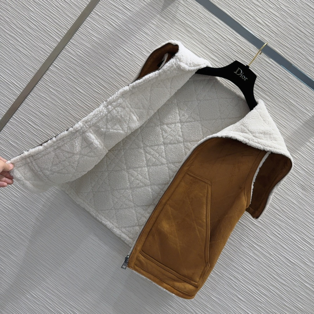 D10r reversible vest