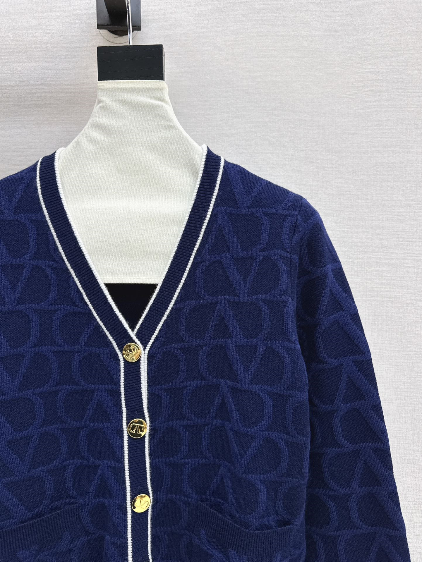 Va1e*ntin0 trim v-neck jacquard cardigan blue