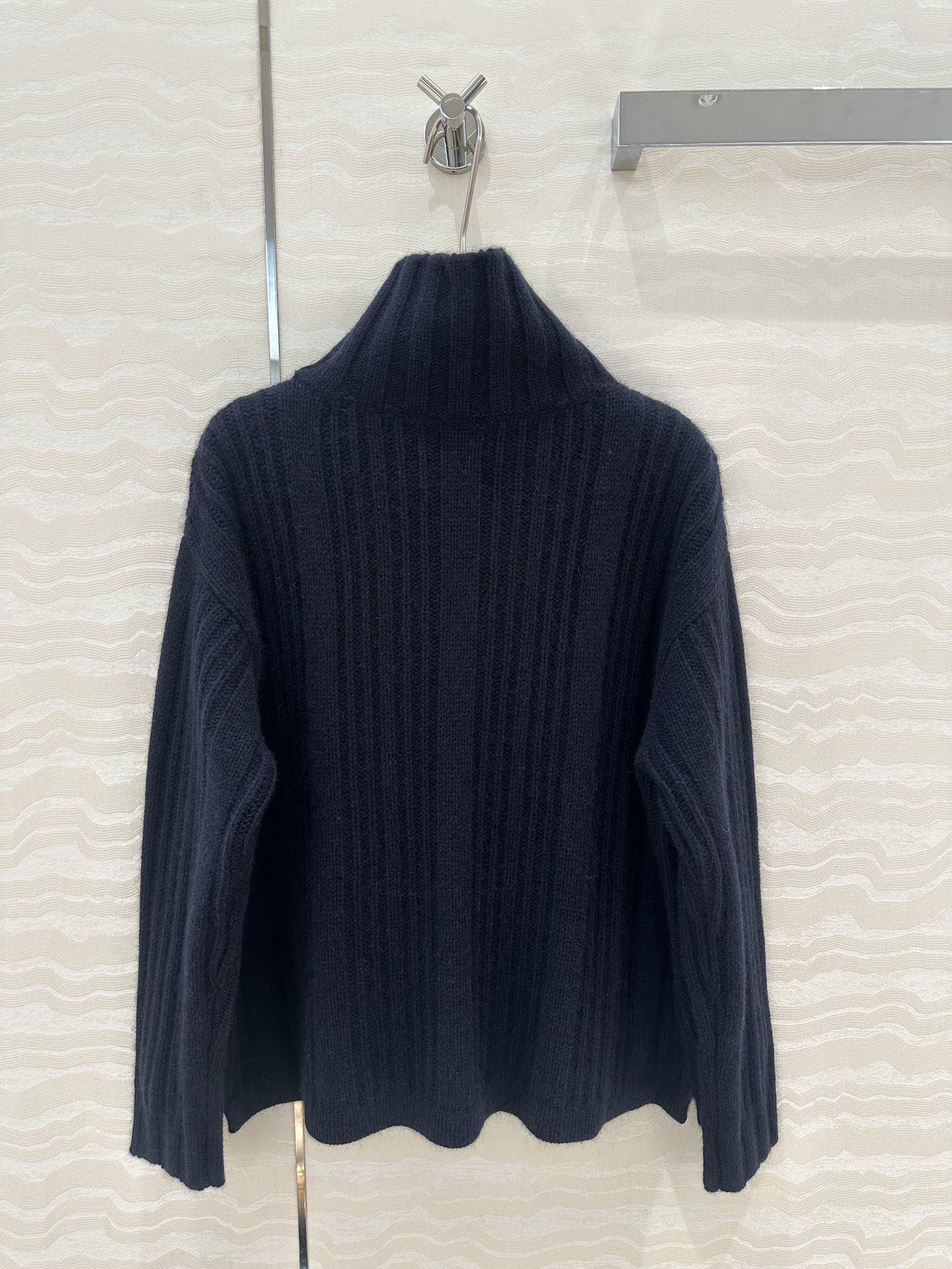 Vanitoo Vitalba Navy Turtleneck Sweater