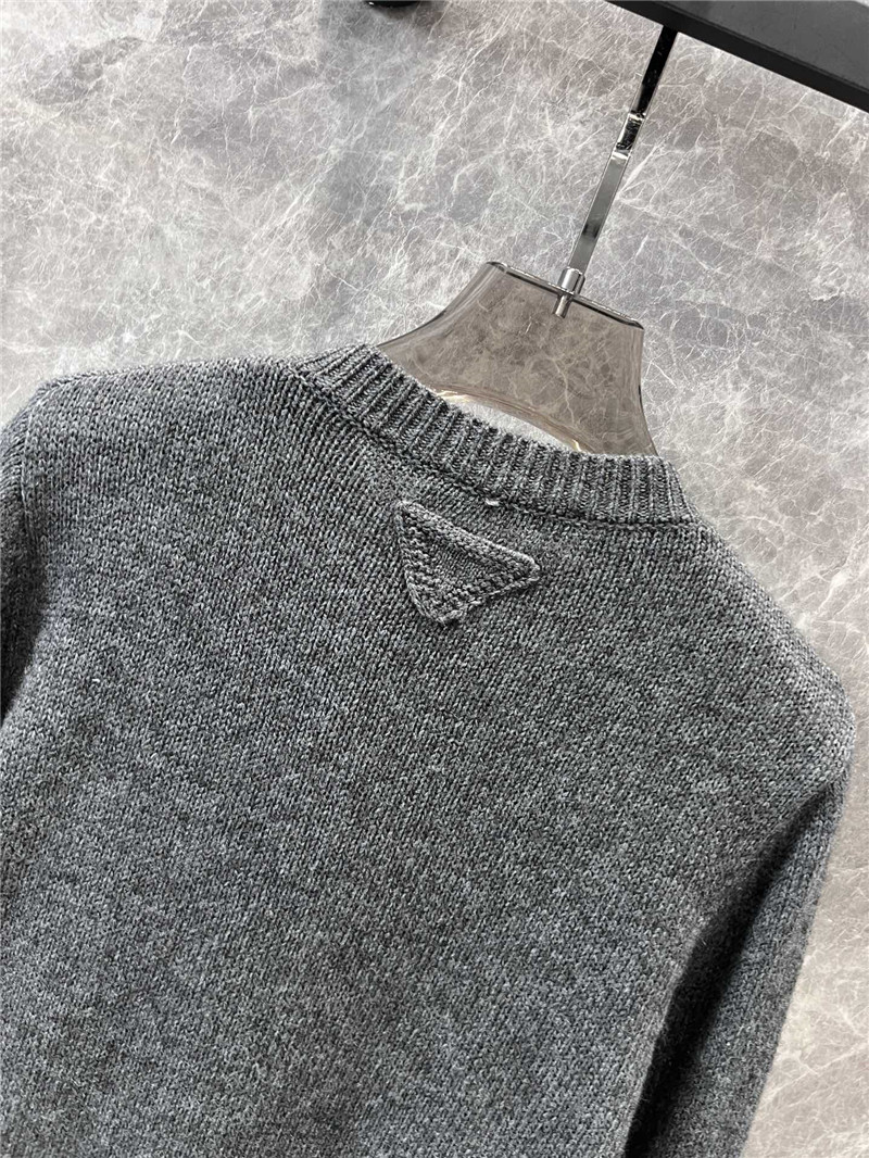 Pra*a slate gray cashmere cardigan