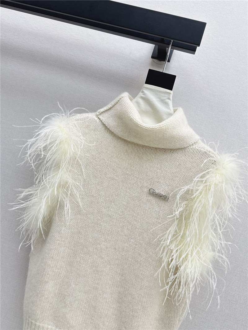 Gvc*1 fur trim sleeveless turtleneck top white