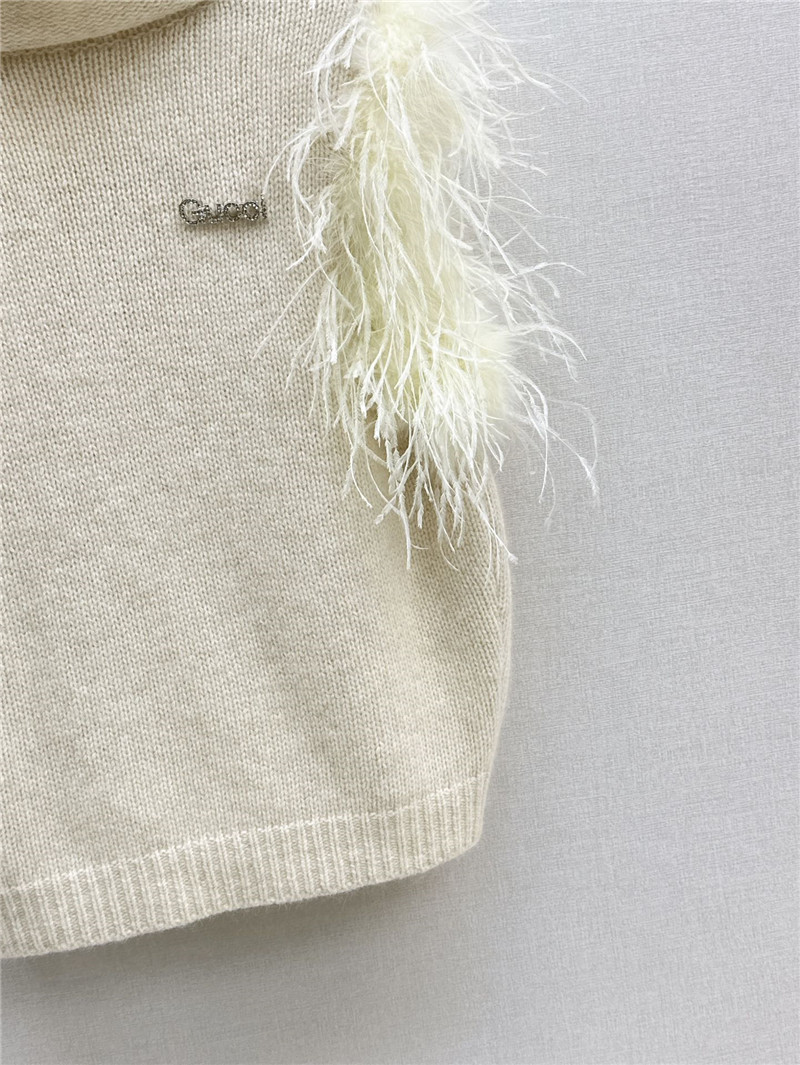 Gvc*1 fur trim sleeveless turtleneck top white