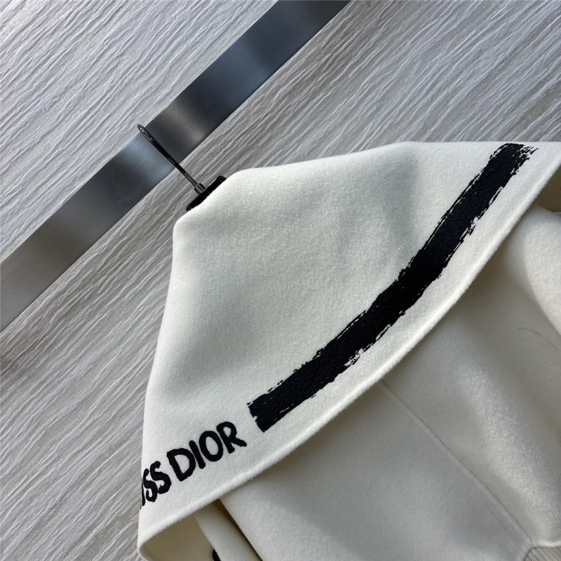 D10r large cape jacket