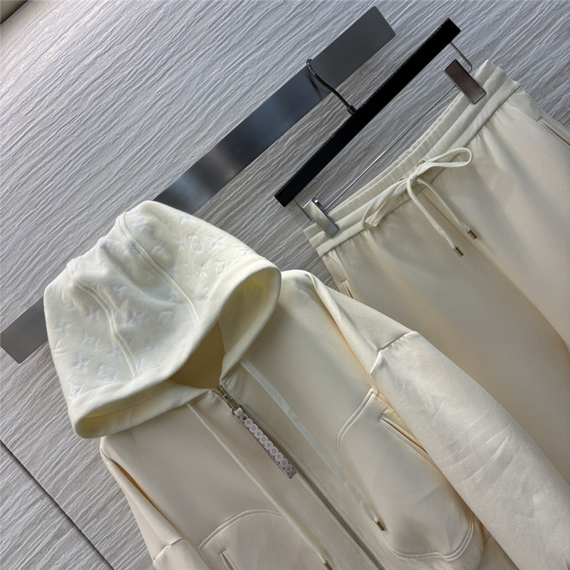 l0vis Vvtt0n lv casual suit