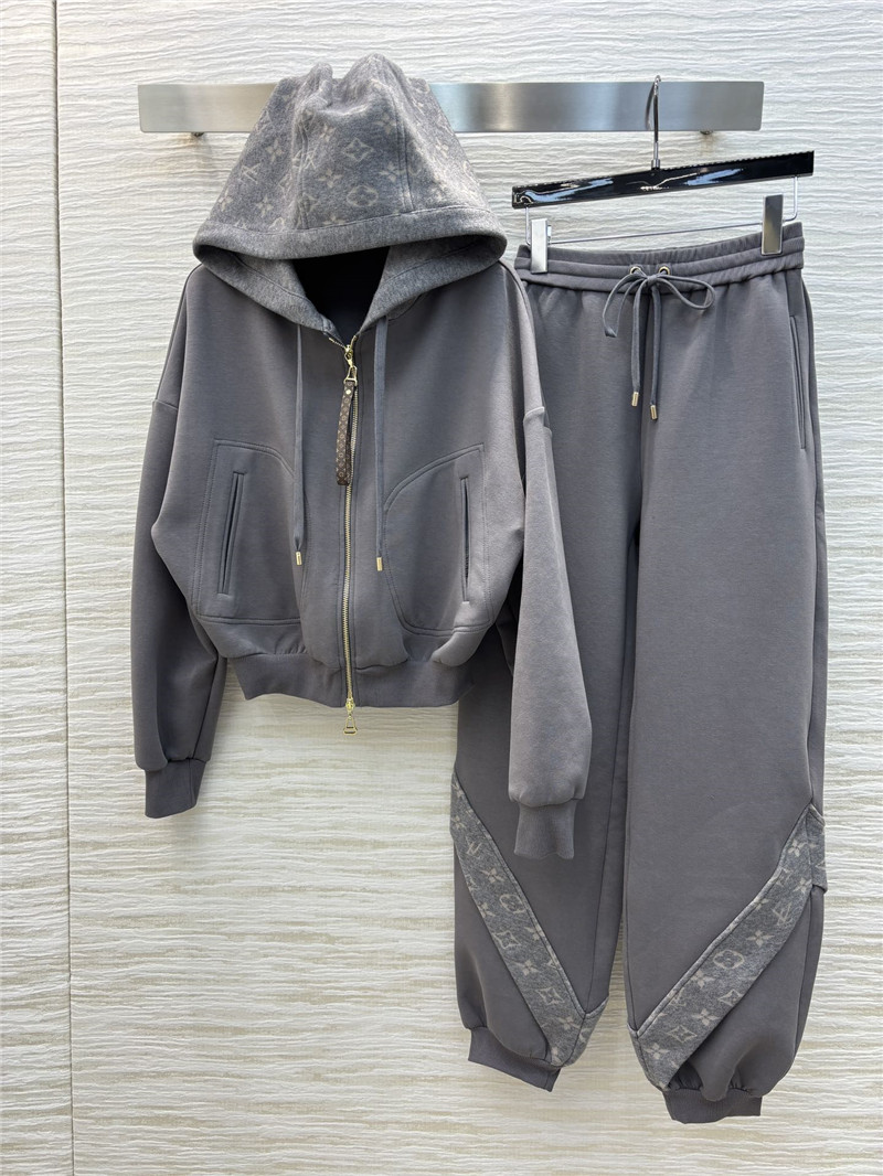 l0vis Vvtt0n lv casual suit