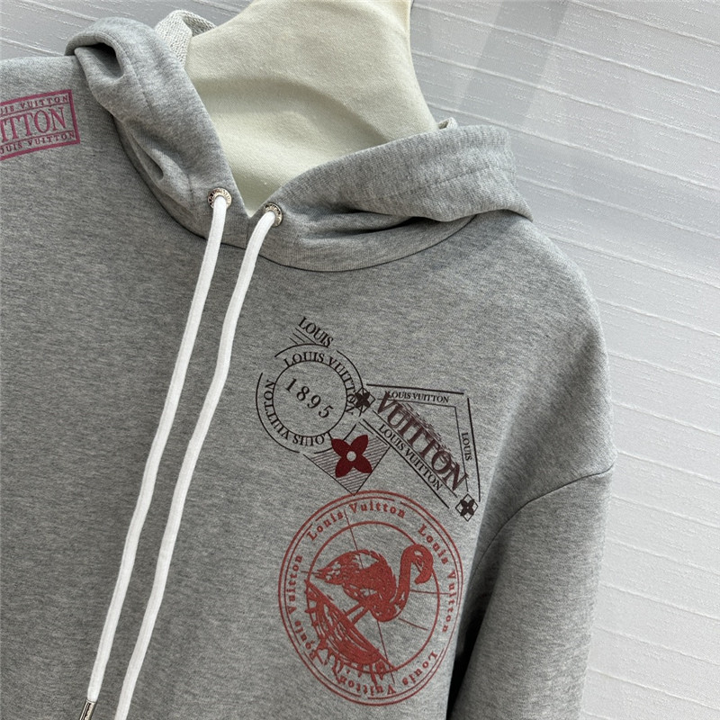 l0vis Vvtt0n travel stamp cropped hoodie grey