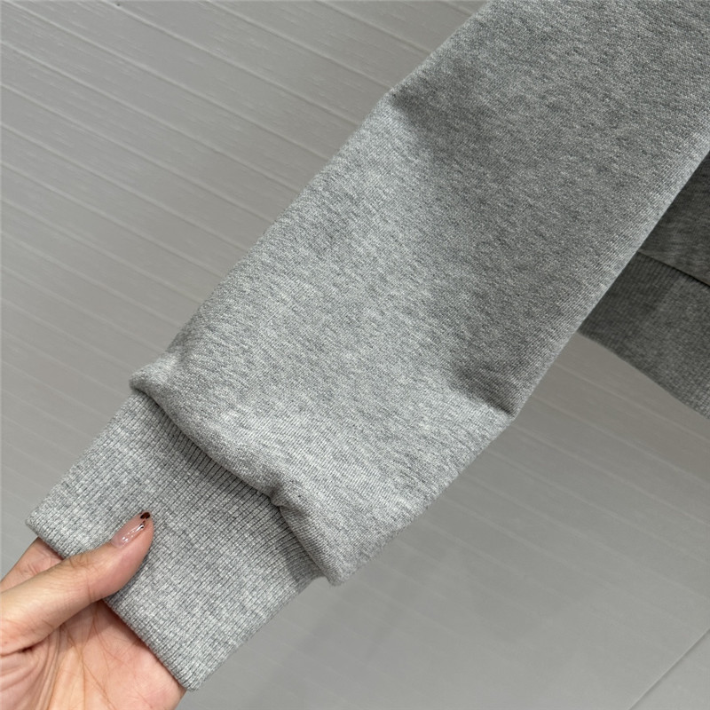 l0vis Vvtt0n travel stamp cropped hoodie grey