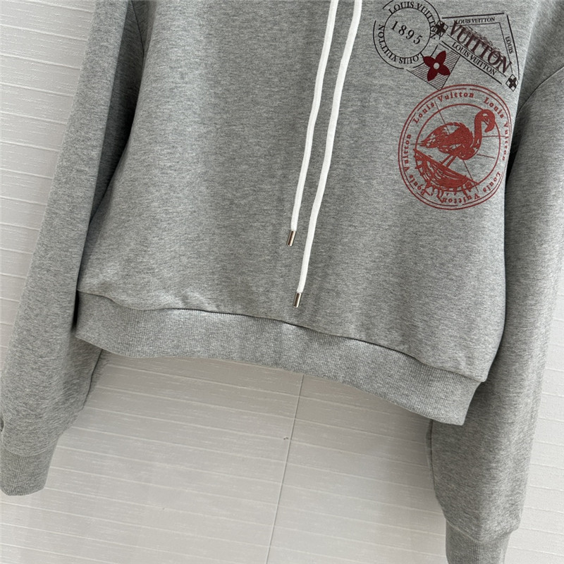 l0vis Vvtt0n travel stamp cropped hoodie grey
