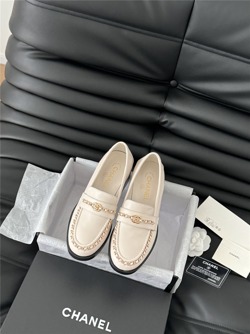 Ch**el chain loafers in white smooth leather