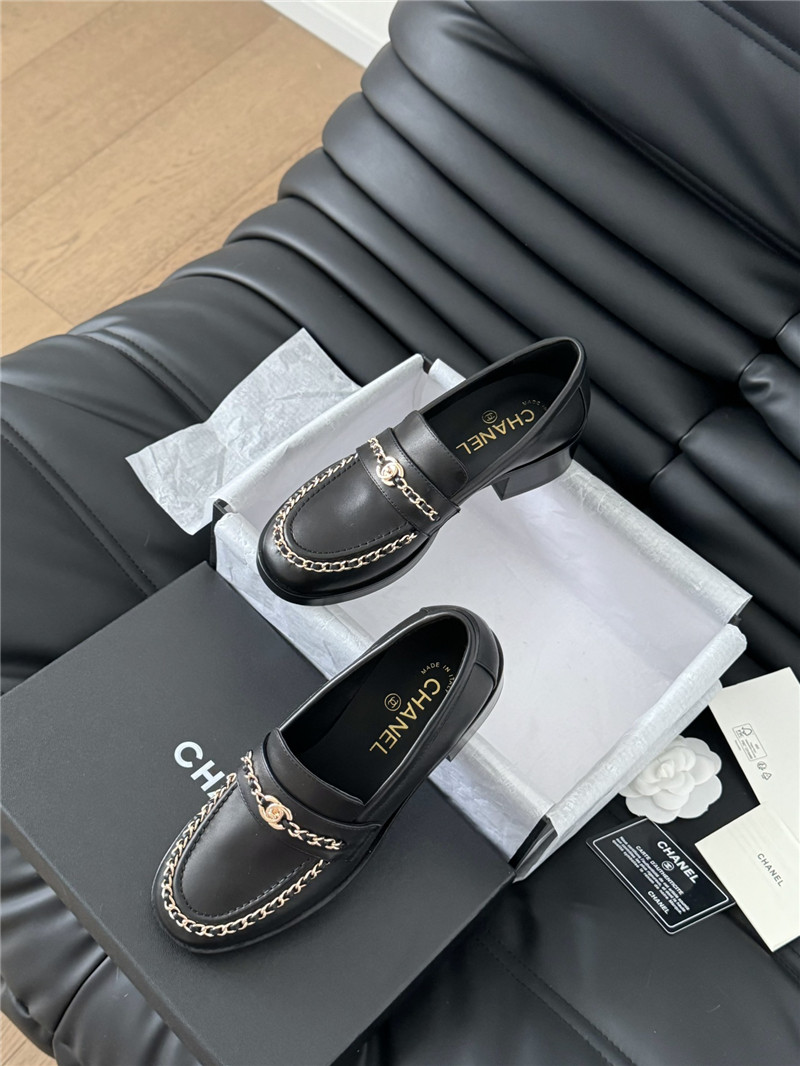 Ch**el chain loafers in black smooth leather
