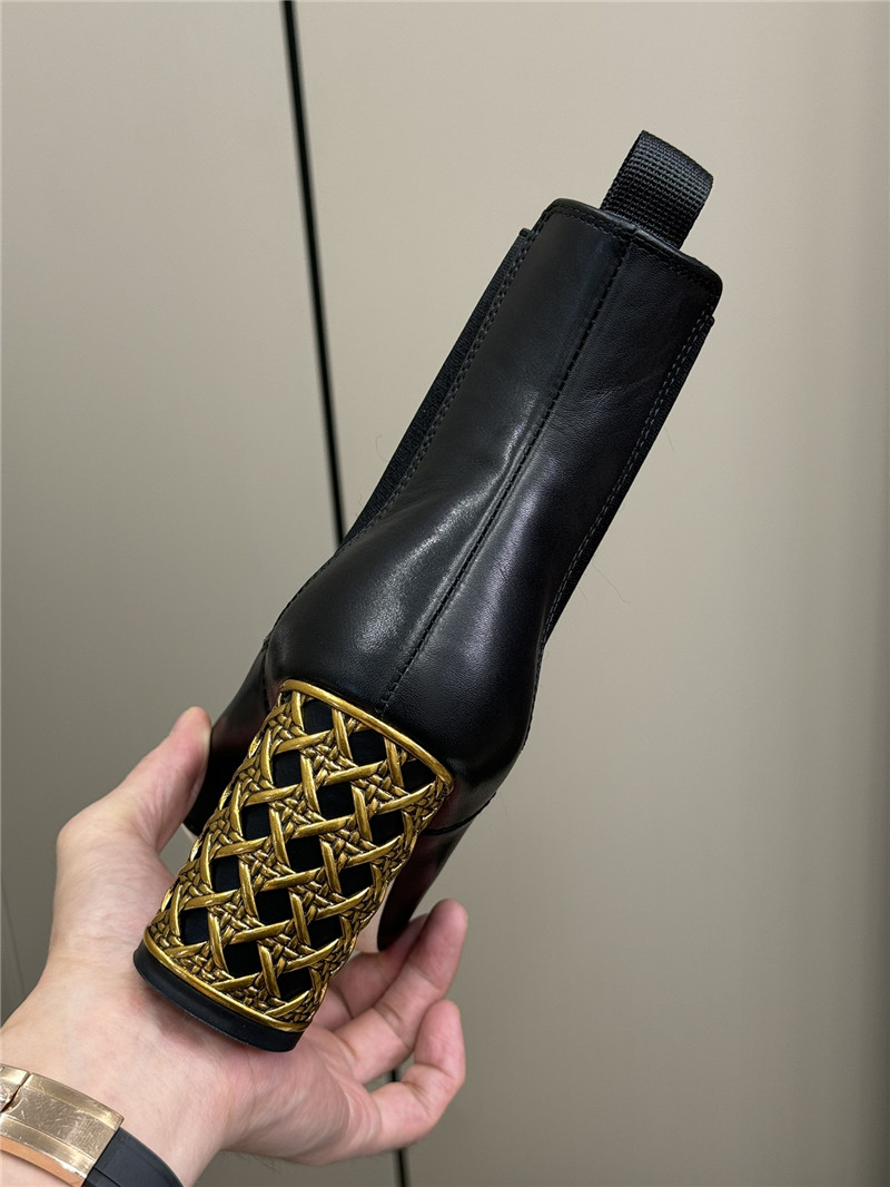 D10r black calfskin icon heeled ankle boot