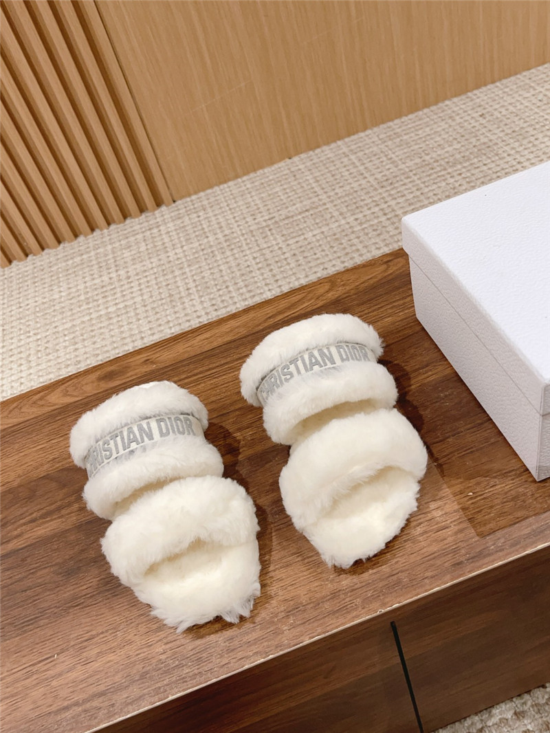 D10r white/grey shearling chez moi flat slides