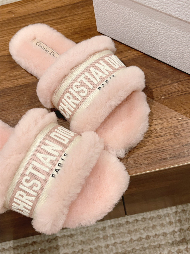 D10r wool flat slides