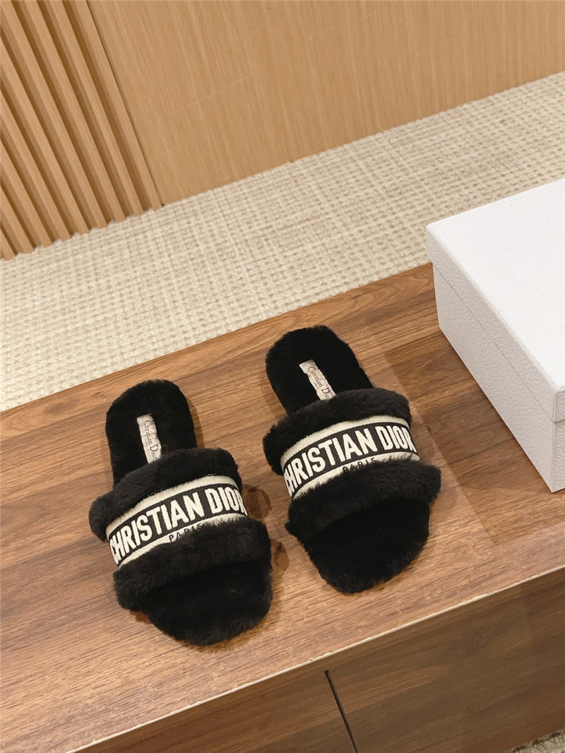 D10r shearling canvas dway slides black