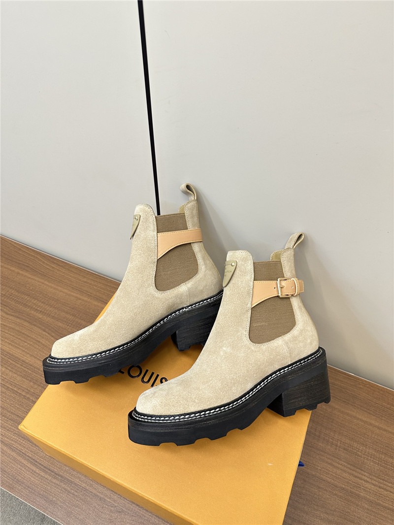 l0vis Vvtt0n lv beaubourg ankle boot in beige