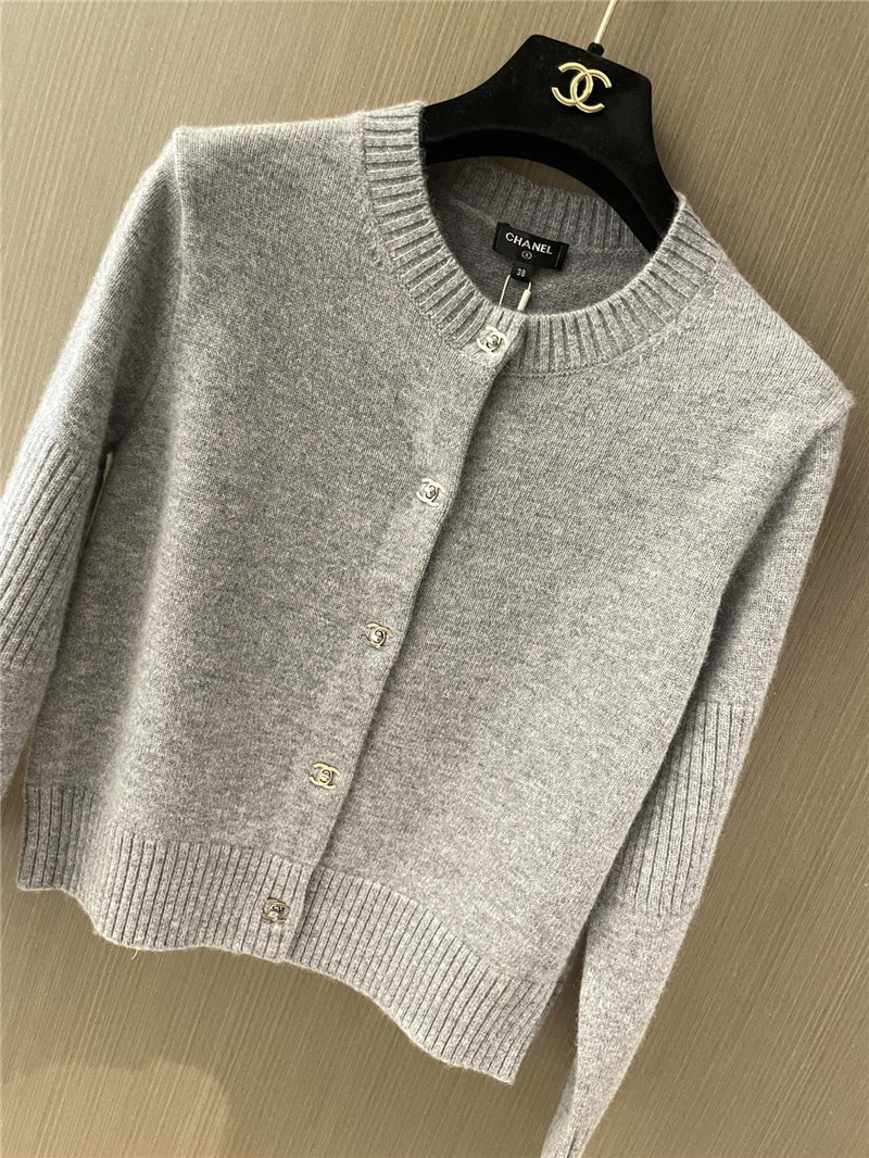 Ch**el taupe crop cashmere cardigan