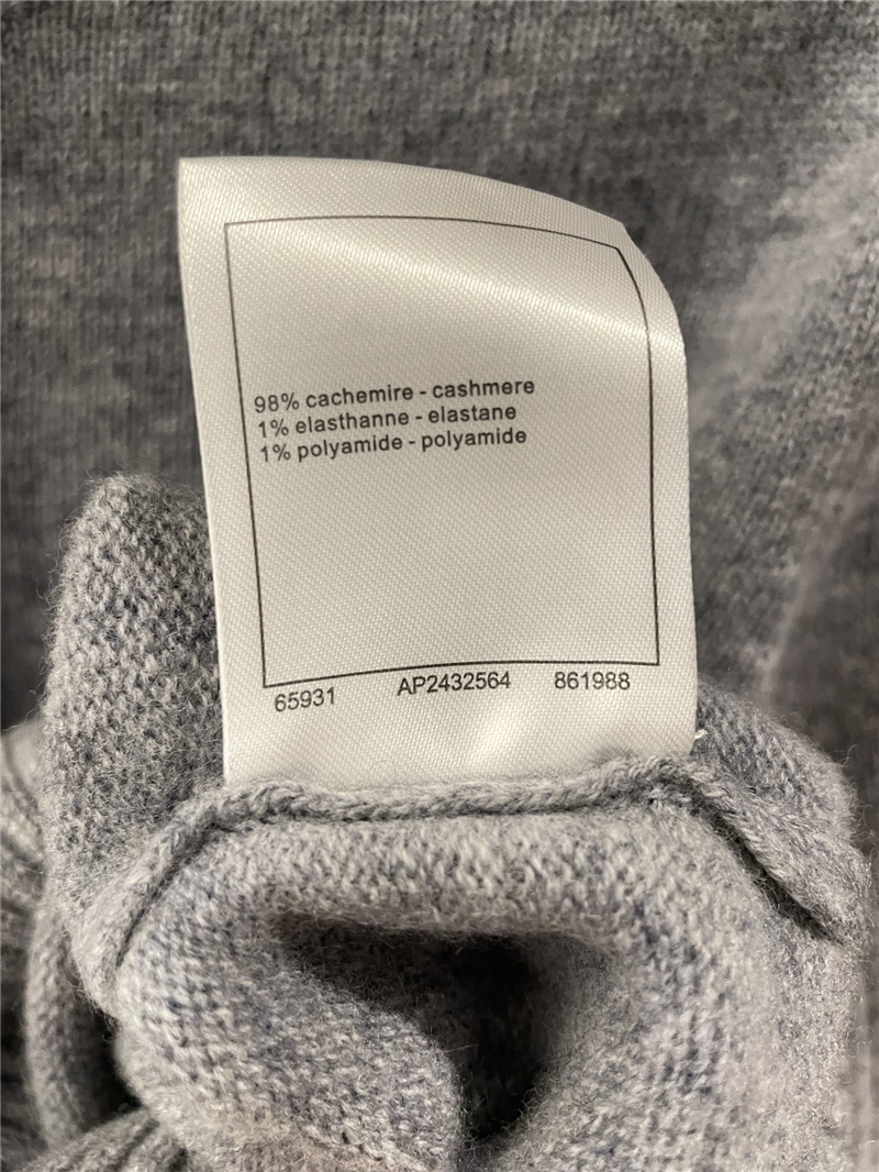 Ch**el taupe crop cashmere cardigan