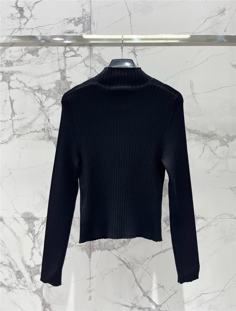 Y51 gold button crop knit cardigan in black