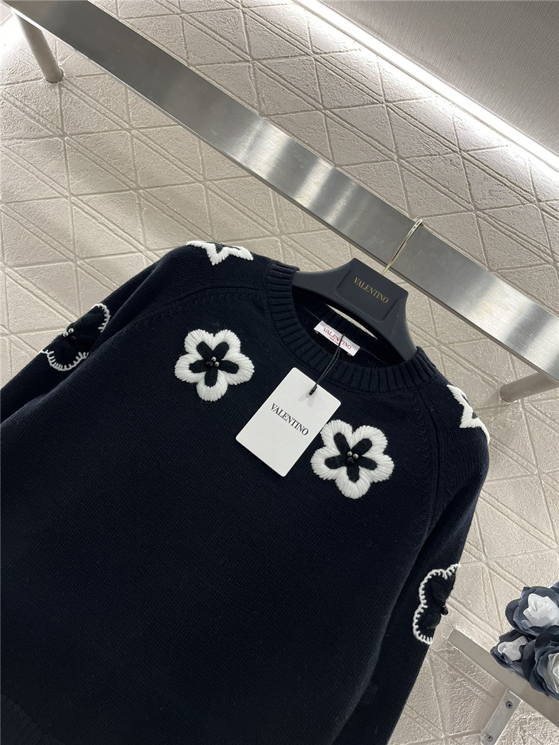 Va1e*ntin0 floral blend knit sweater in black
