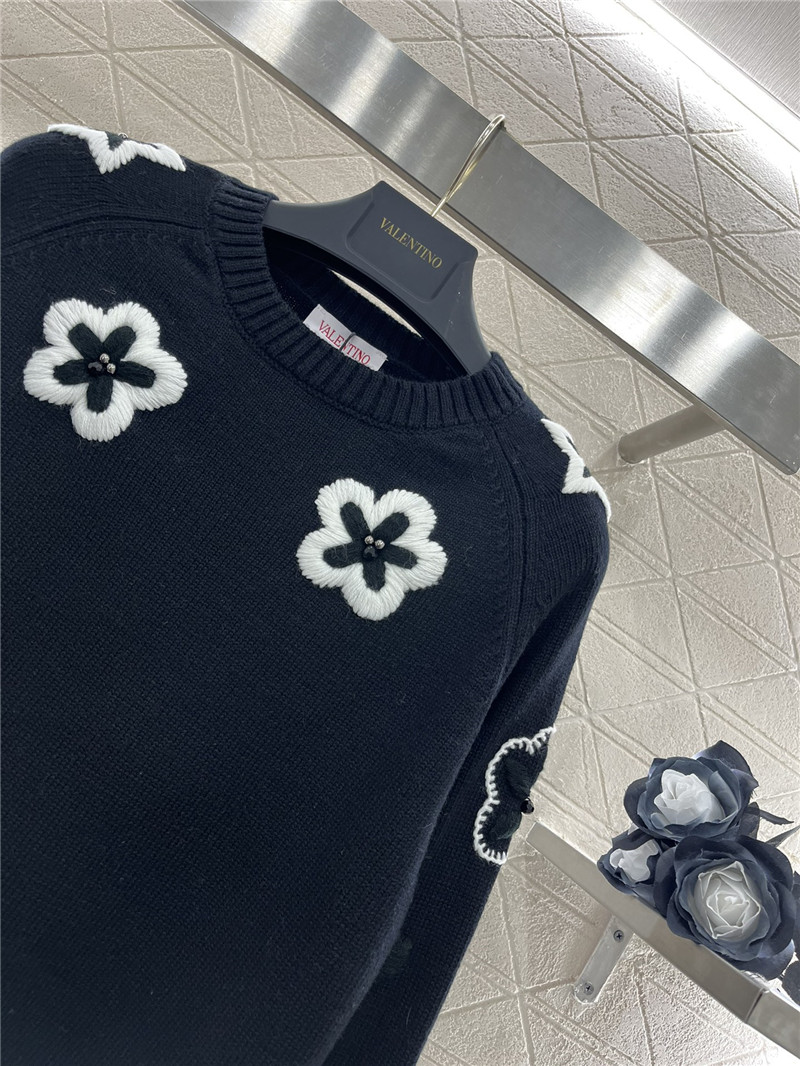 Va1e*ntin0 floral blend knit sweater in black