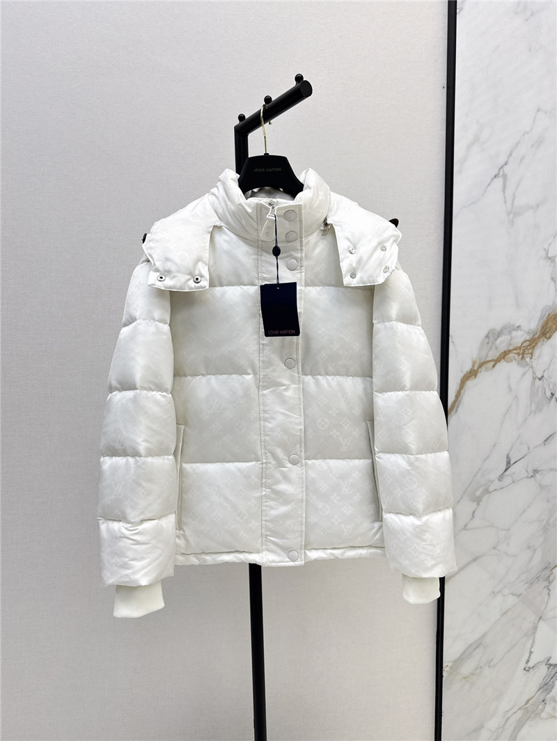 l0vis Vvtt0n lv hooded down jacket