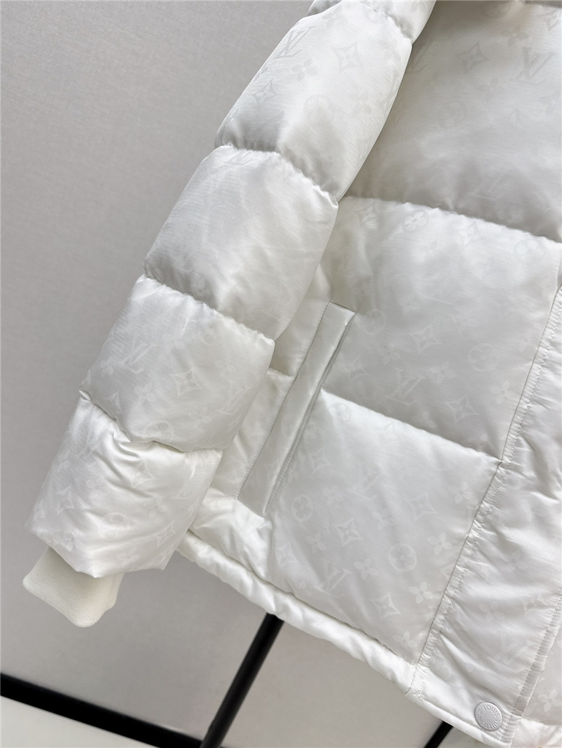 l0vis Vvtt0n lv hooded down jacket