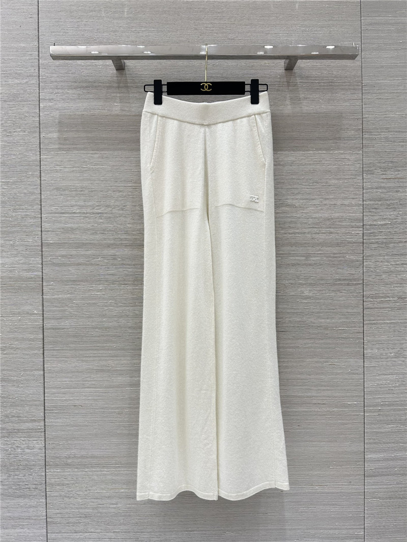 Vanitoo cashmere top + straight pants set