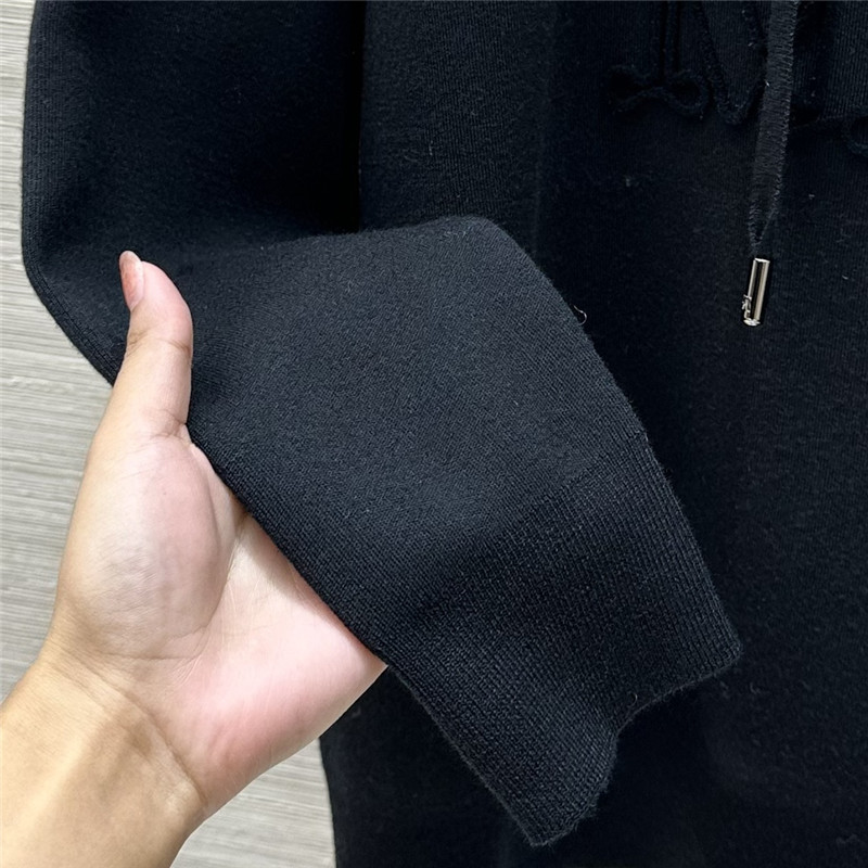 Vanitoo cashmere top + straight pants set