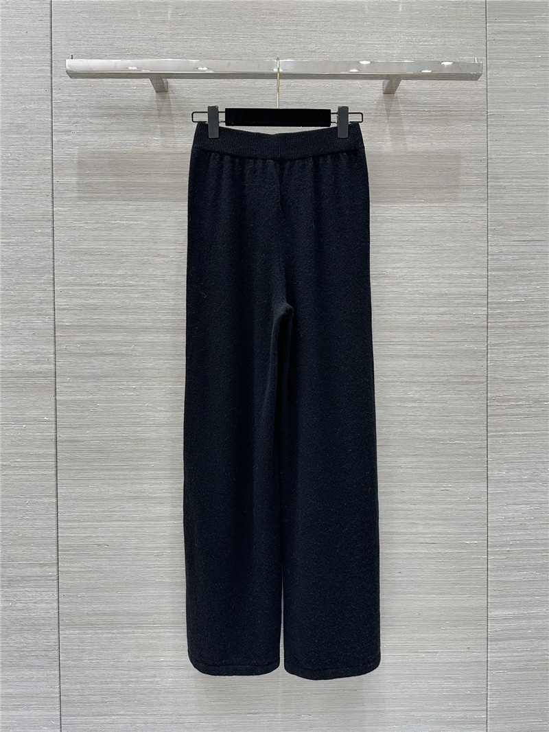Vanitoo cashmere top + straight pants set
