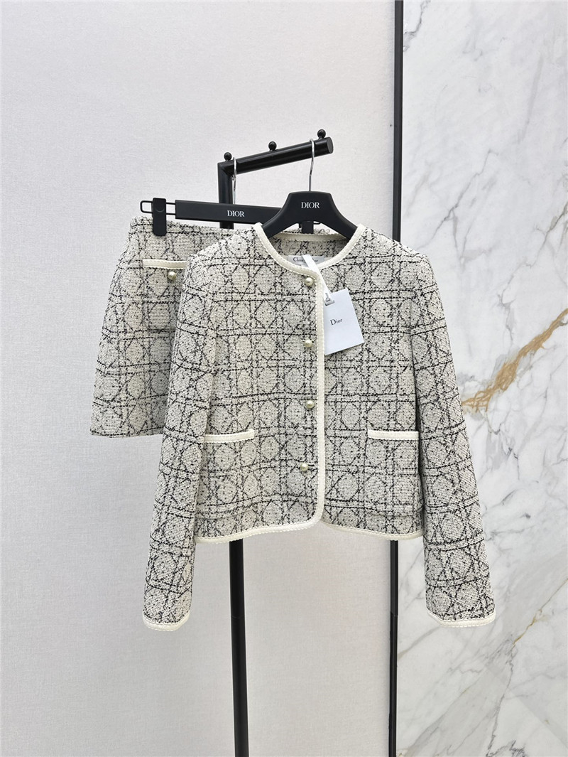 D10r rattan check suit