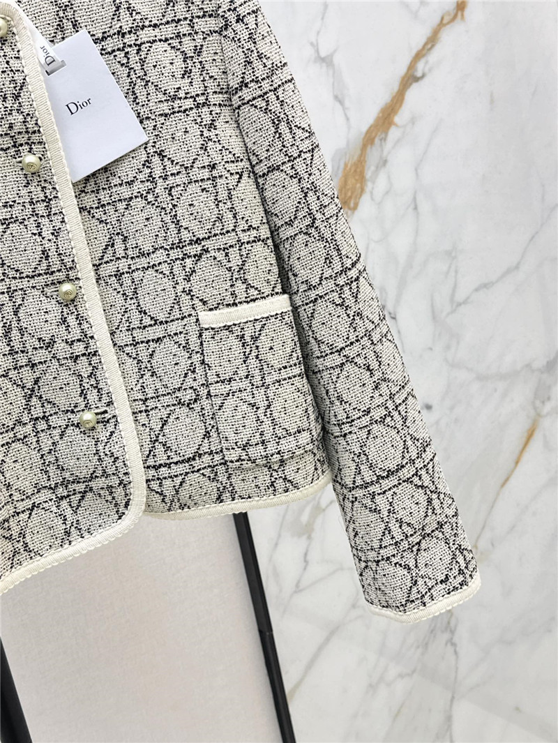 D10r rattan check suit