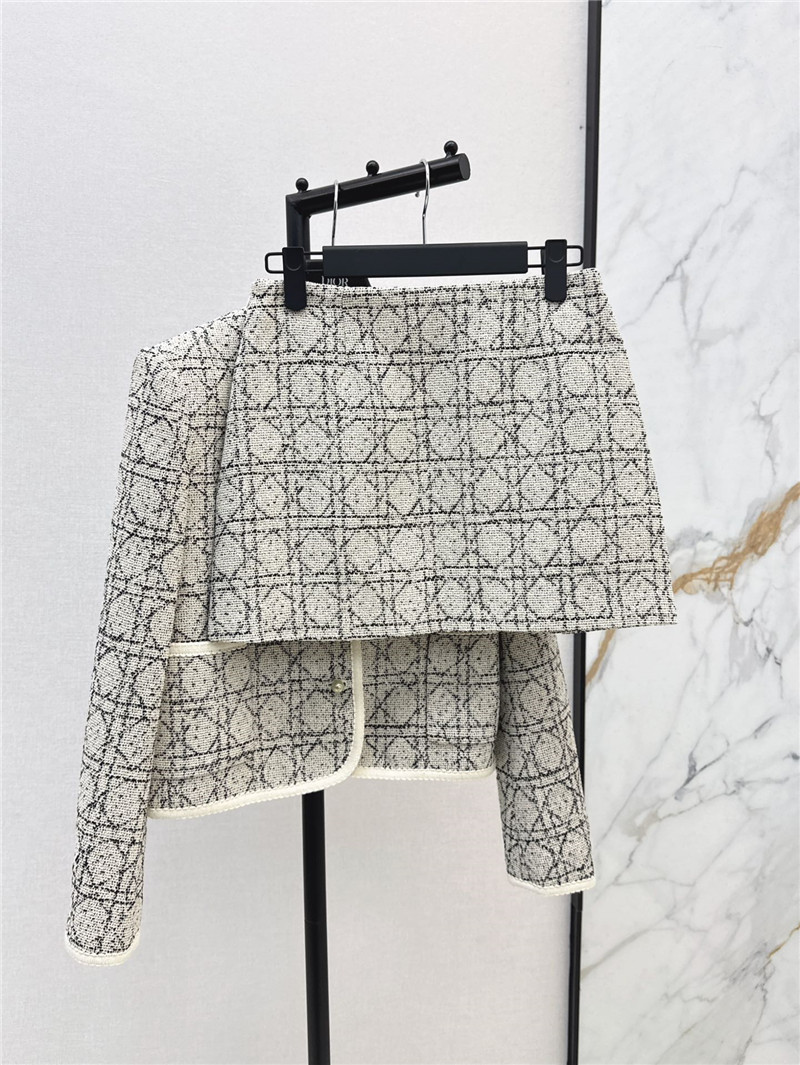 D10r rattan check suit