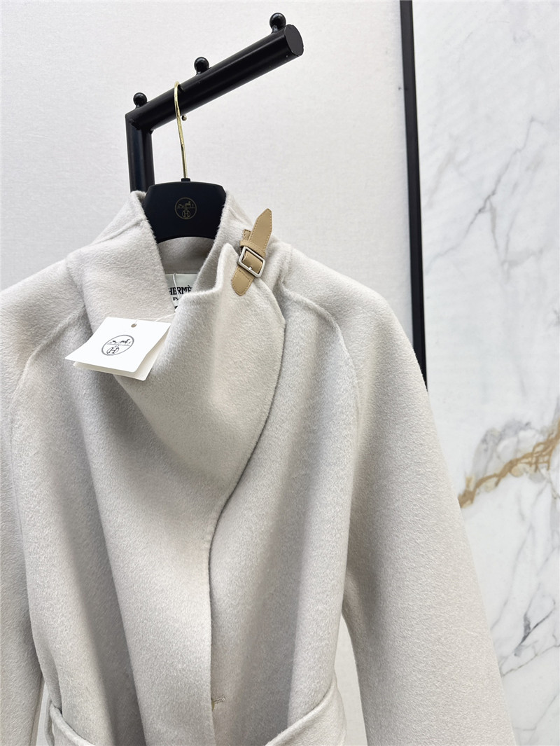 H**me5 cashmere coat