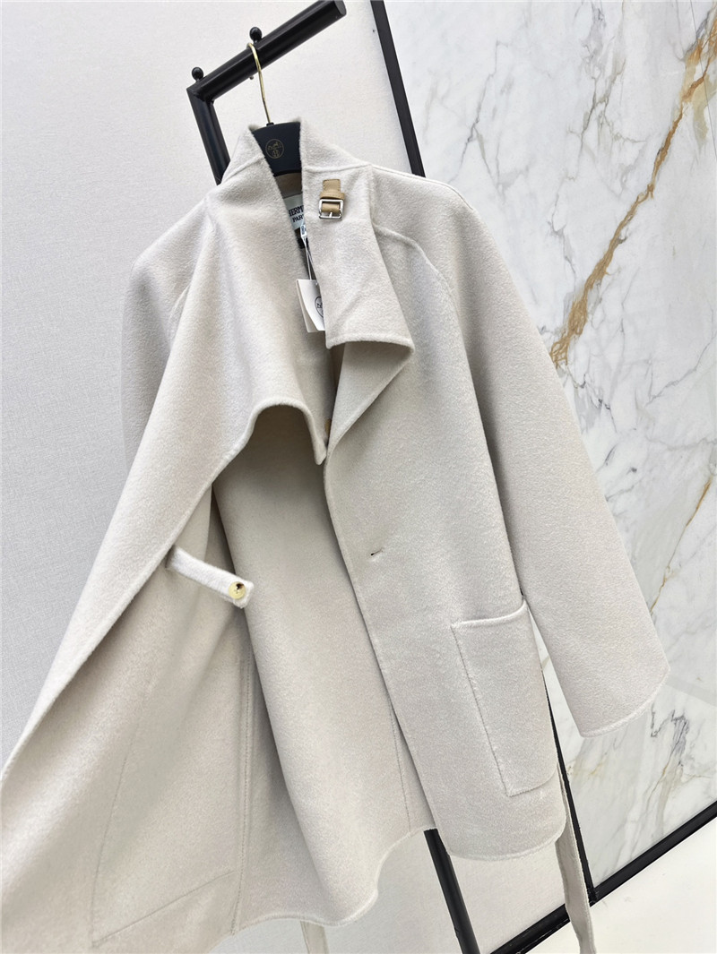 H**me5 cashmere coat