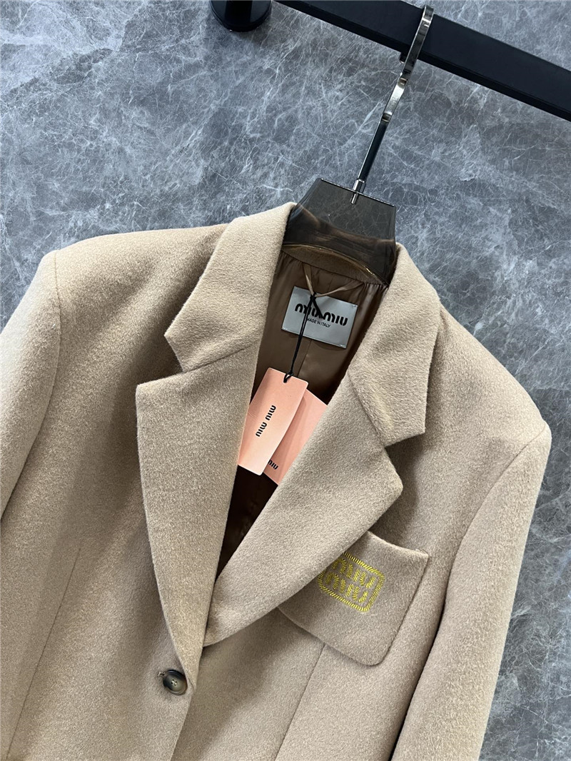 M1um1u suit jacket