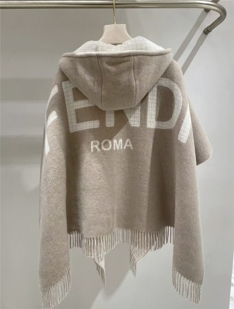 F**di roman check cape