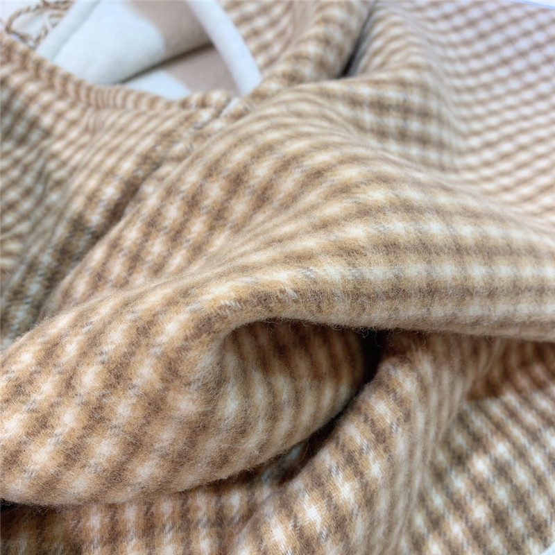 F**di roman check cape