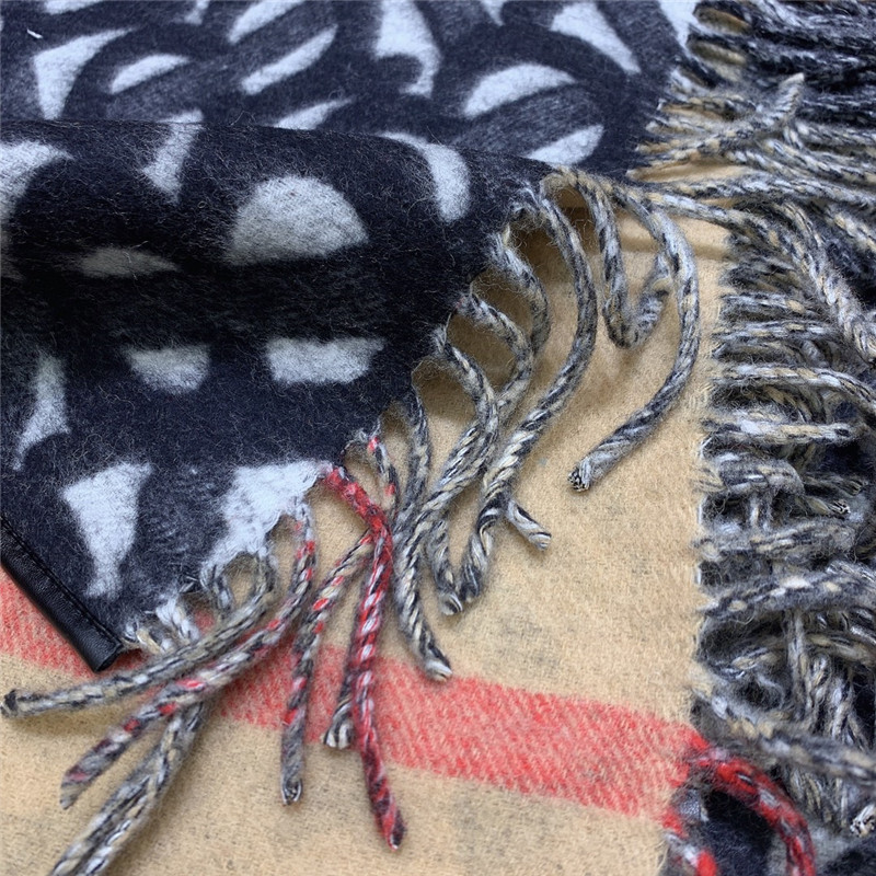 Bv*b*rry jacquard cape