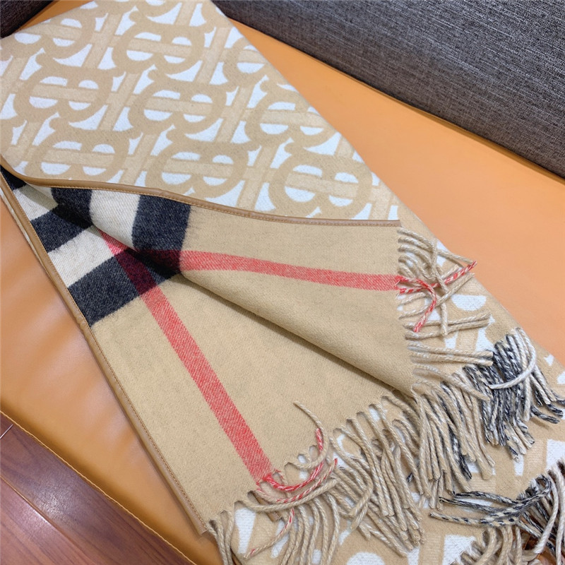 Bv*b*rry jacquard cape