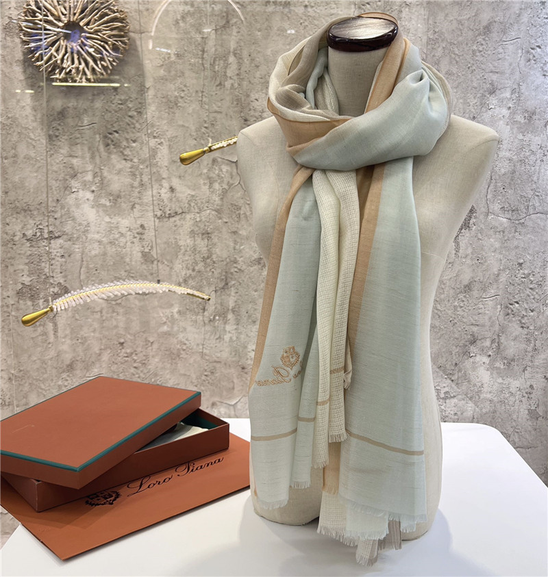 L0r0 P1ana ring velvet scarf