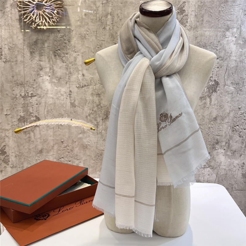 L0r0 P1ana ring velvet scarf