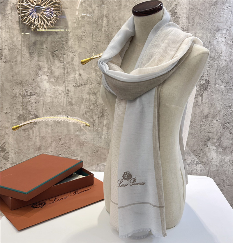 L0r0 P1ana ring velvet scarf