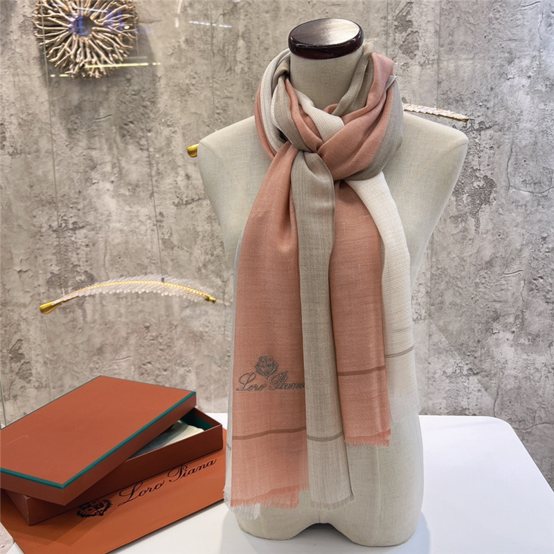 L0r0 P1ana ring velvet scarf