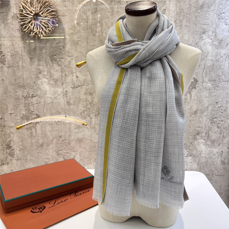 L0r0 P1ana ring velvet scarf