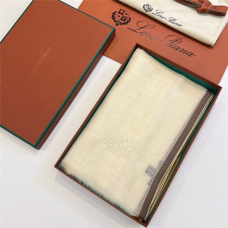 L0r0 P1ana ring velvet scarf