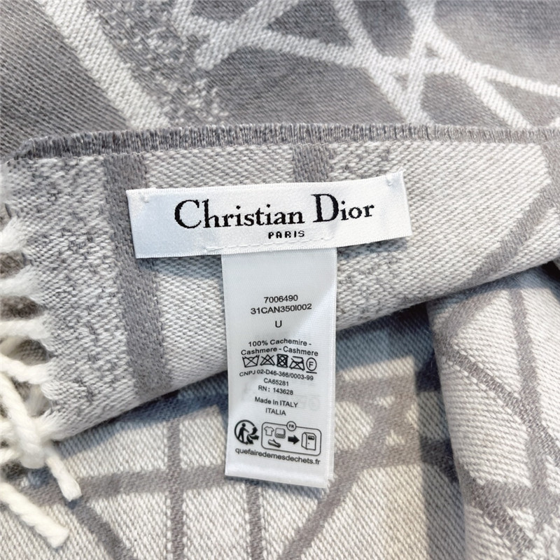 D10r cannage print shawl