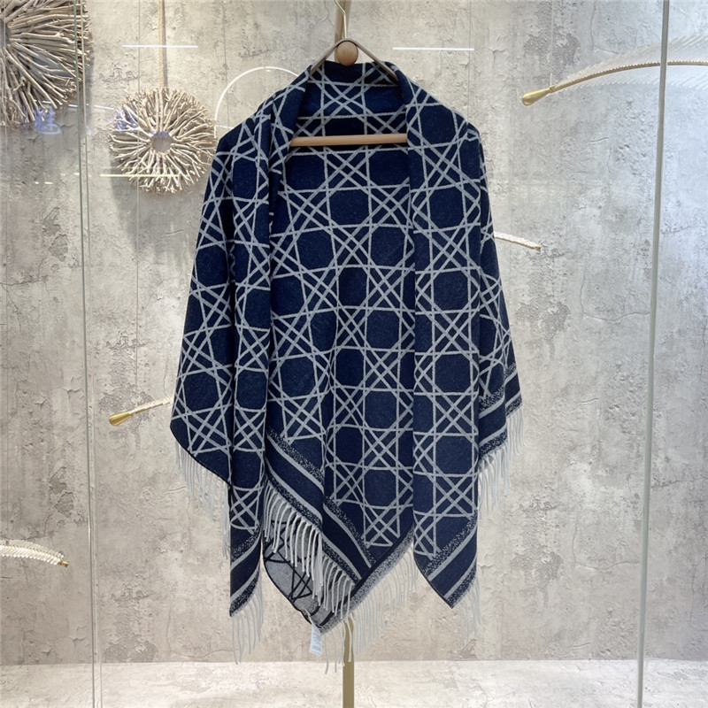 D10r cannage print shawl