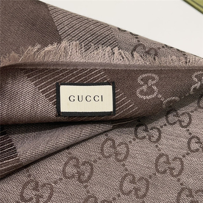 Gvc*1 letter jacquard two-tone shawl