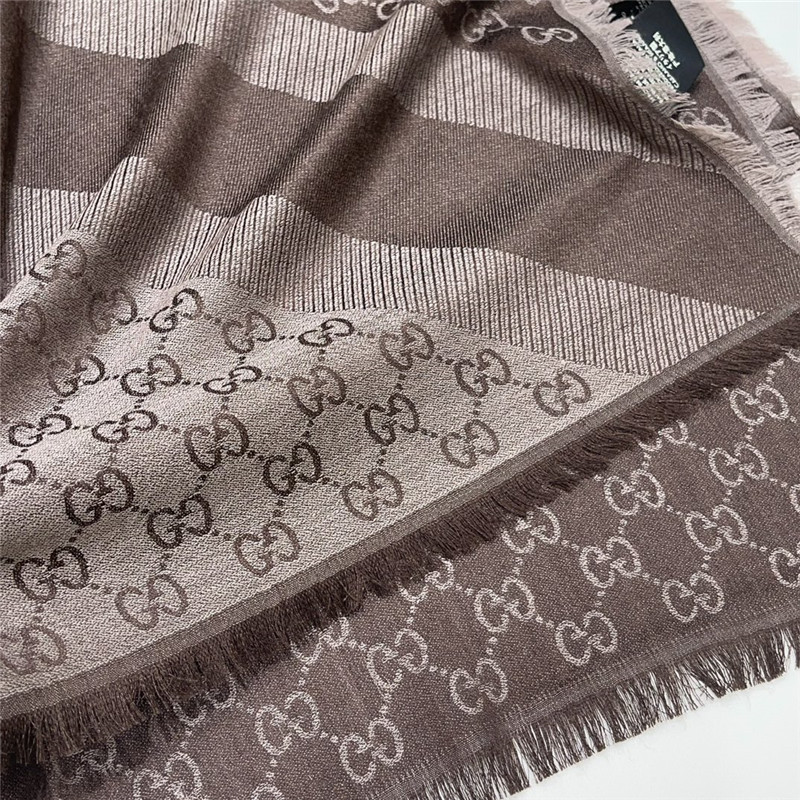 Gvc*1 letter jacquard two-tone shawl
