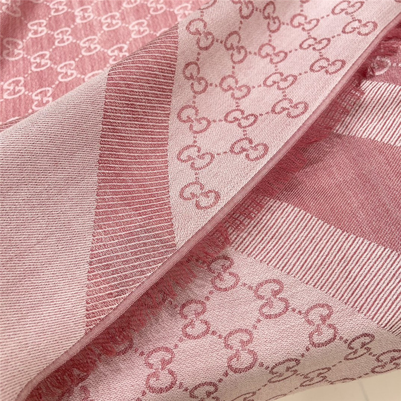 Gvc*1 letter jacquard two-tone shawl